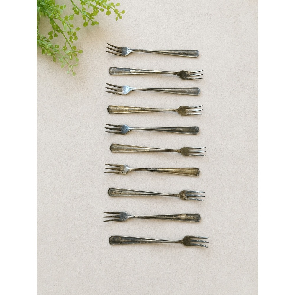 Vintage Randolph 1905 Victor Silver Seafood Cocktail Forks Lot of 10 Silverplate